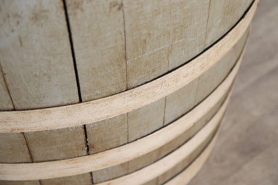 barrel-table-close-up